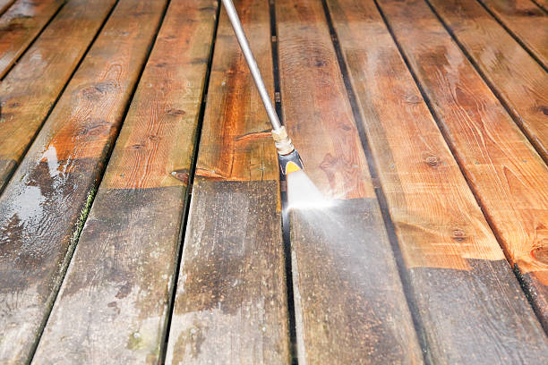 Best Pool Deck Cleaning  in Bridgeport, OH